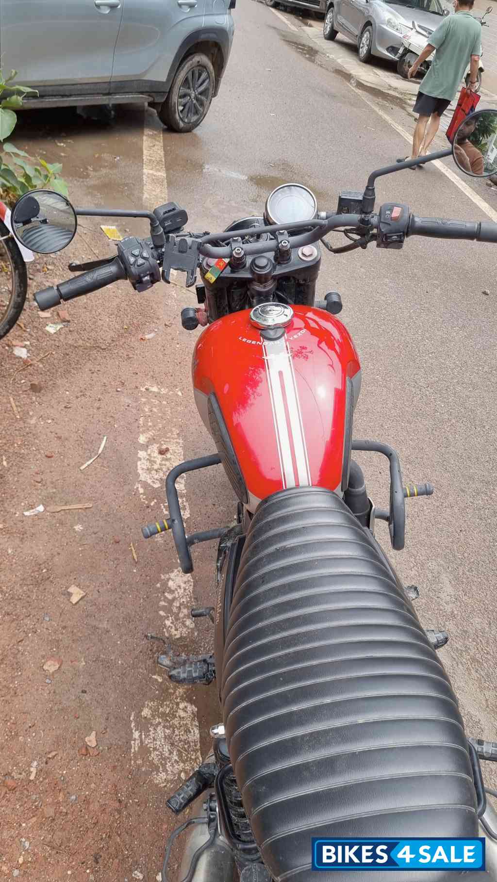 Yezdi Scrambler Dual Tone Yezdi Scrambler Dual Tone