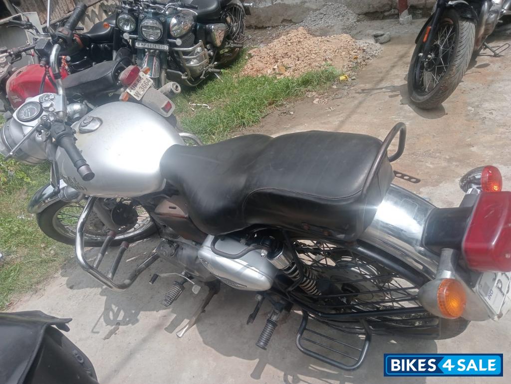 Silver Royal Enfield Bullet Electra Silver Royal Enfield Bullet Electra