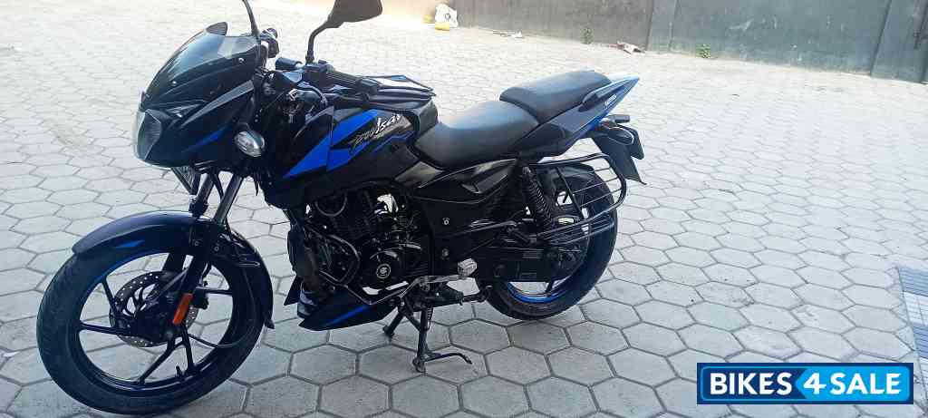 Blue Bajaj Pulsar NS125 BS6