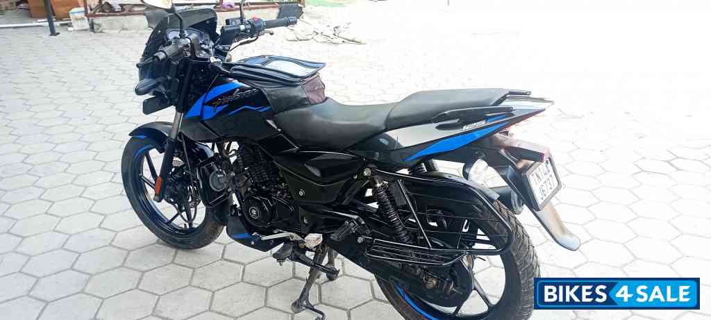 Blue Bajaj Pulsar NS125 BS6