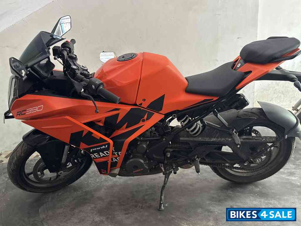 Electronic Orange KTM RC 390 2024