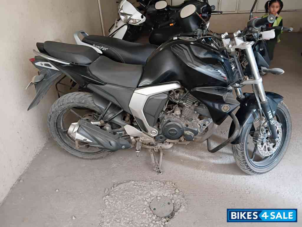 Yamaha FZ FI V2