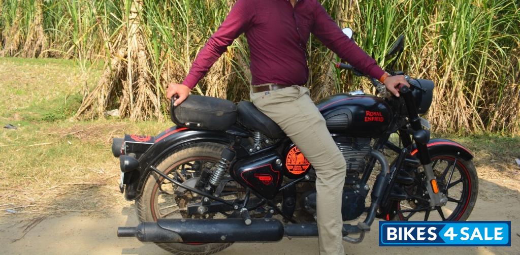 Stealth Black Royal Enfield Classic Stealth Black