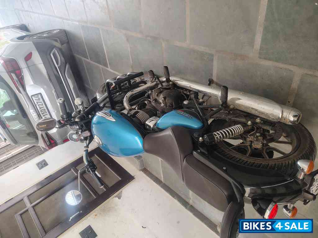 Royal Enfield Meteor 350 Supernova Royal Enfield Meteor 350 Supernova