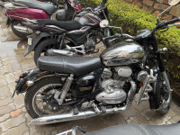 Ideal Jawa Yezdi Classic 2023 Model