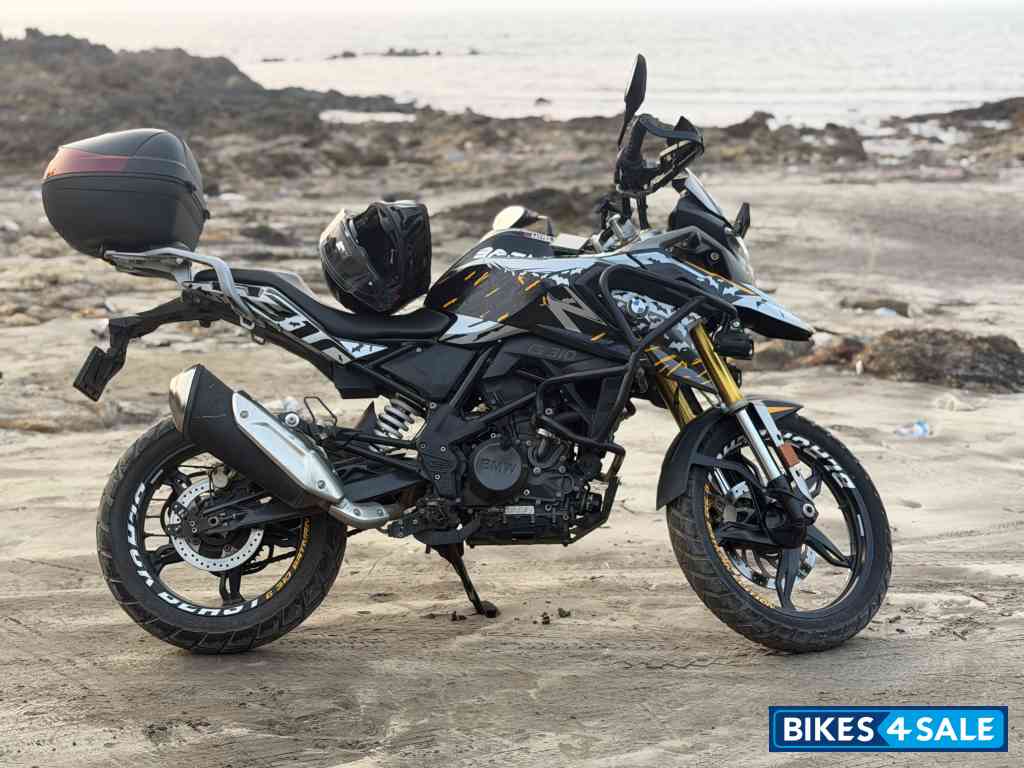 Black BMW G 310 GS