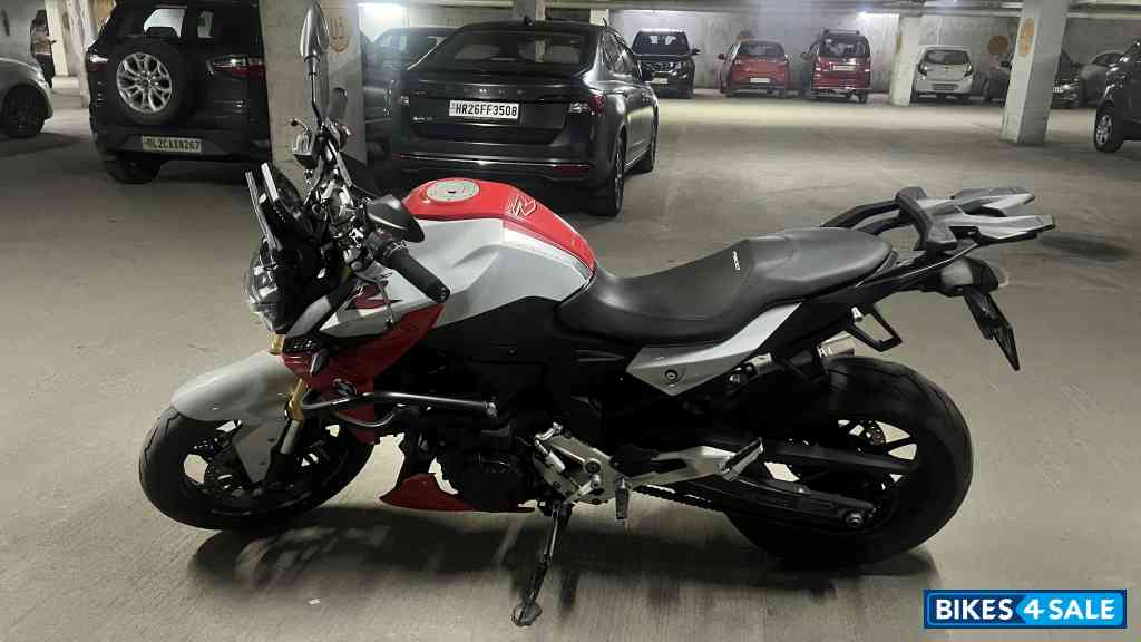 BMW F 900 R BMW F 900 R