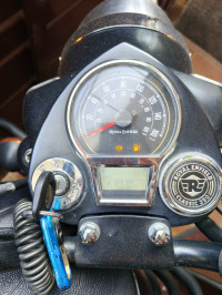 Royal Enfield Classic Stealth Black