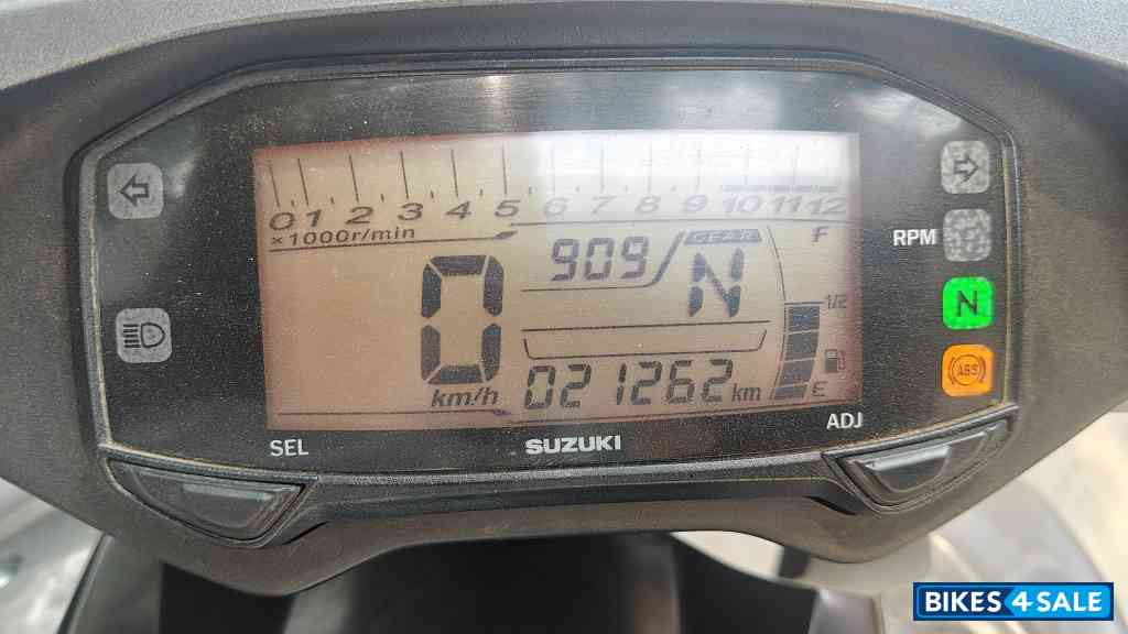 Silver Black Suzuki Intruder 150 FI Silver Black Suzuki Intruder 150 FI