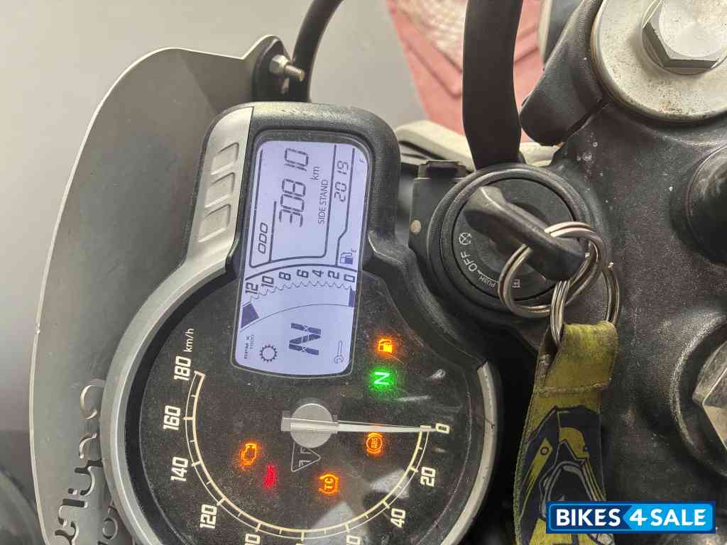 Caspian Blue Triumph Speed 400