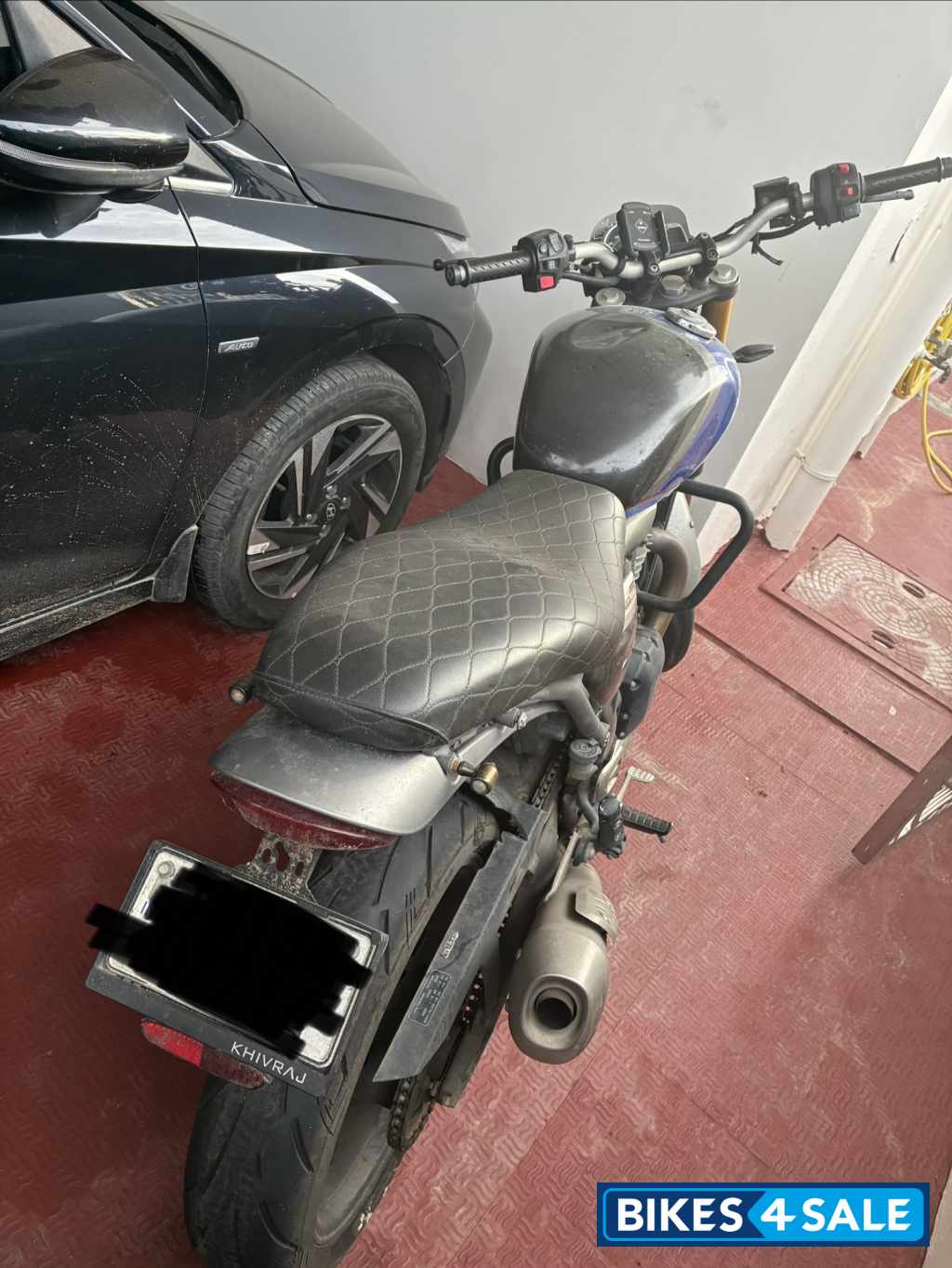 Caspian Blue Triumph Speed 400 Caspian Blue Triumph Speed 400