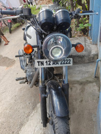 White Royal Enfield Thunderbird X 350