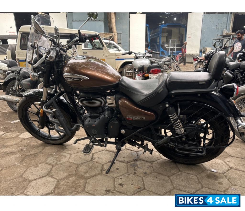 Royal Enfield Meteor 350 Supernova