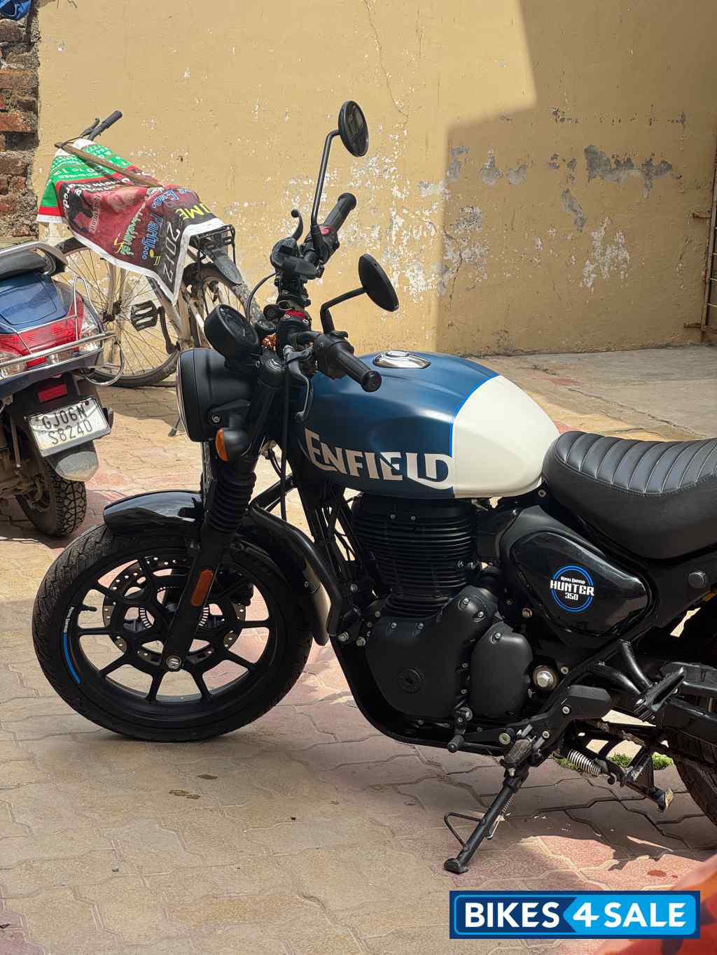 Rebel Blue Royal Enfield Hunter 350 2025