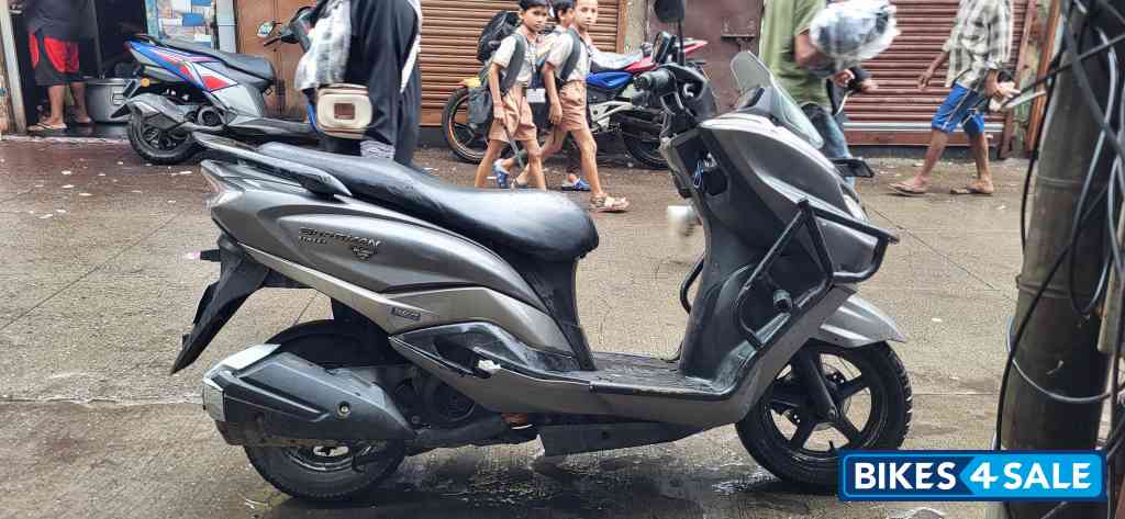 Suzuki Burgman Street Bluetooth Enabled Suzuki Burgman Street Bluetooth Enabled