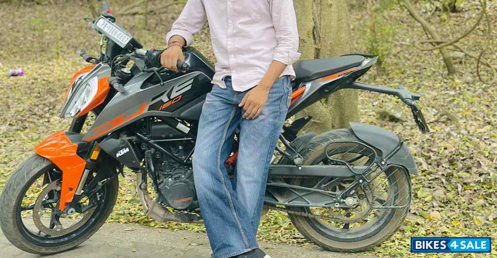 Silver KTM Duke 160