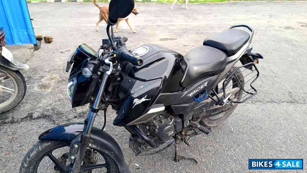 Wicked Black TVS Raider 125 Wicked Black TVS Raider 125