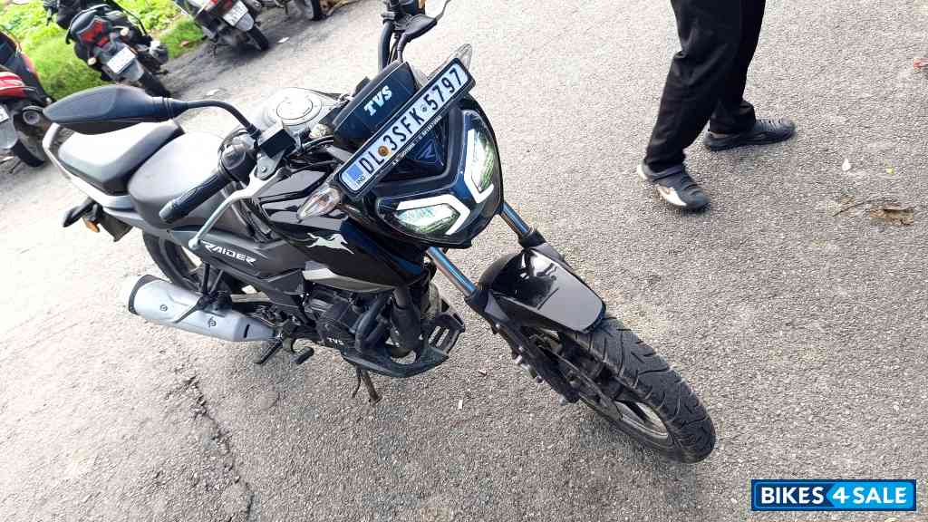 Wicked Black TVS Raider 125 Wicked Black TVS Raider 125