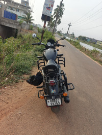Black Royal Enfield Meteor 350 Fireball