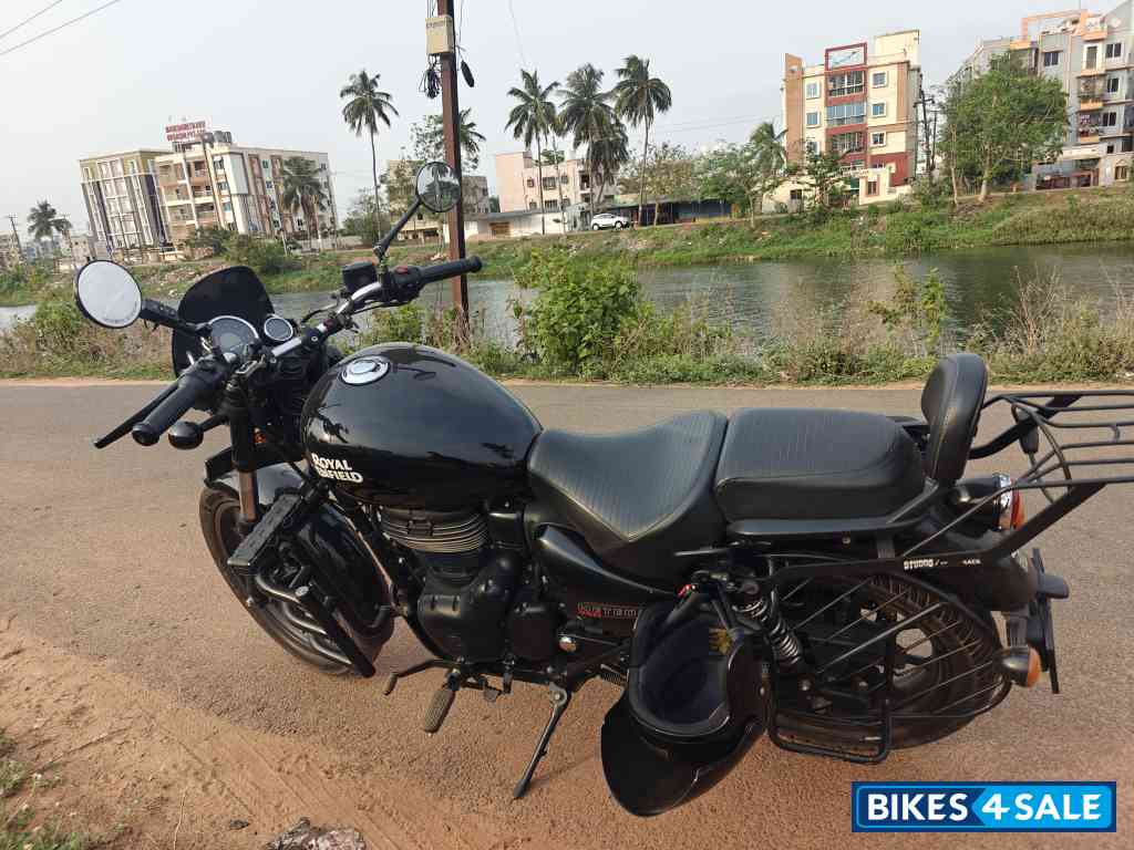Black Royal Enfield Meteor 350 Fireball