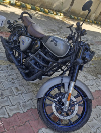 Gun Metal Grey Royal Enfield Classic Gunmetal Grey