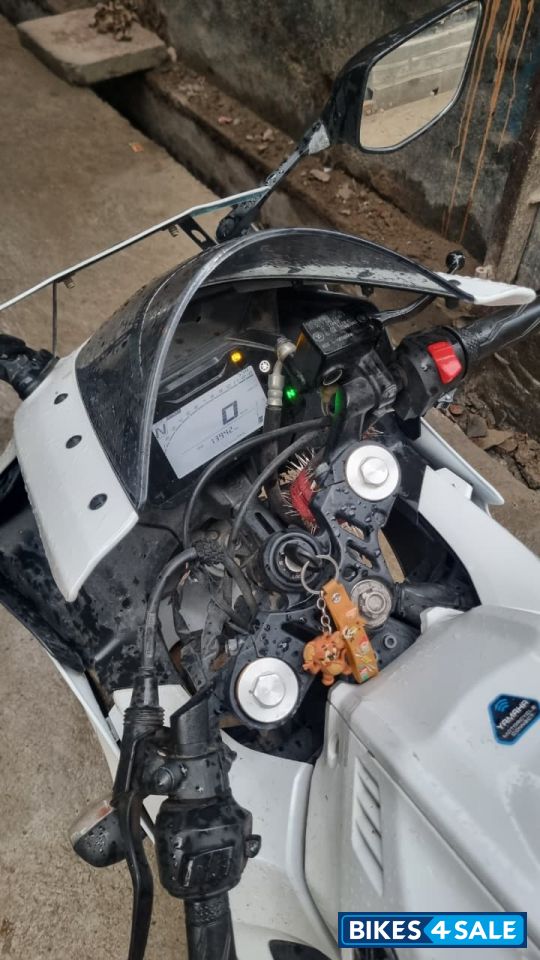 Bluish White Color Yamaha R15 V4 Bluish White Color Yamaha R15 V4