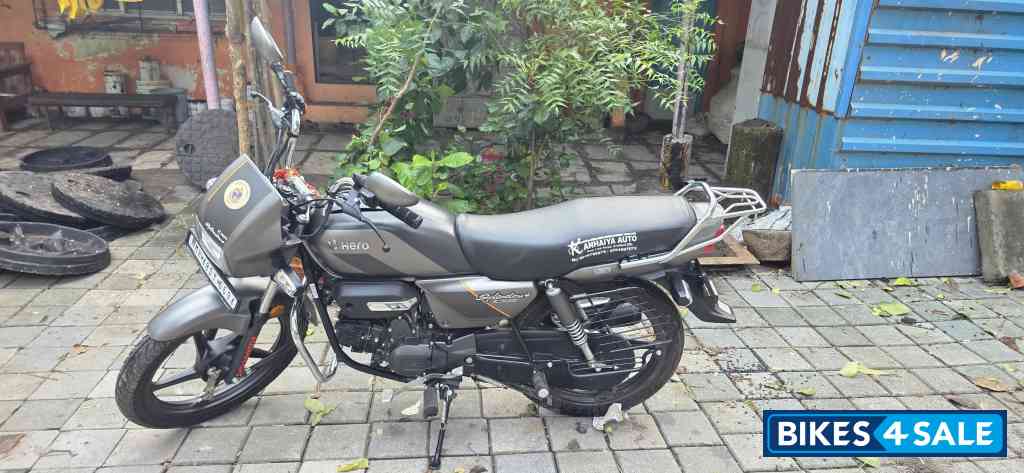 Met Grey Hero Super Splendor XTEC 2025