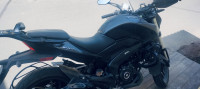 Black Bajaj Dominar 400