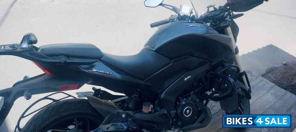 Black Bajaj Dominar 400 Black Bajaj Dominar 400