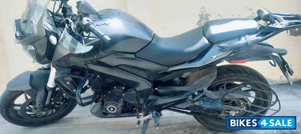 Black Bajaj Dominar 400 Black Bajaj Dominar 400