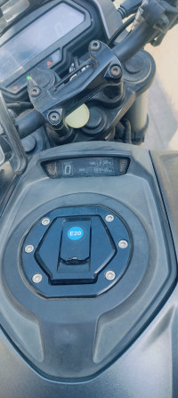 Black Bajaj Dominar 400