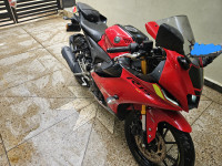 Red Yamaha R15 V4