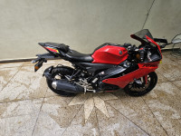 Red Yamaha R15 V4