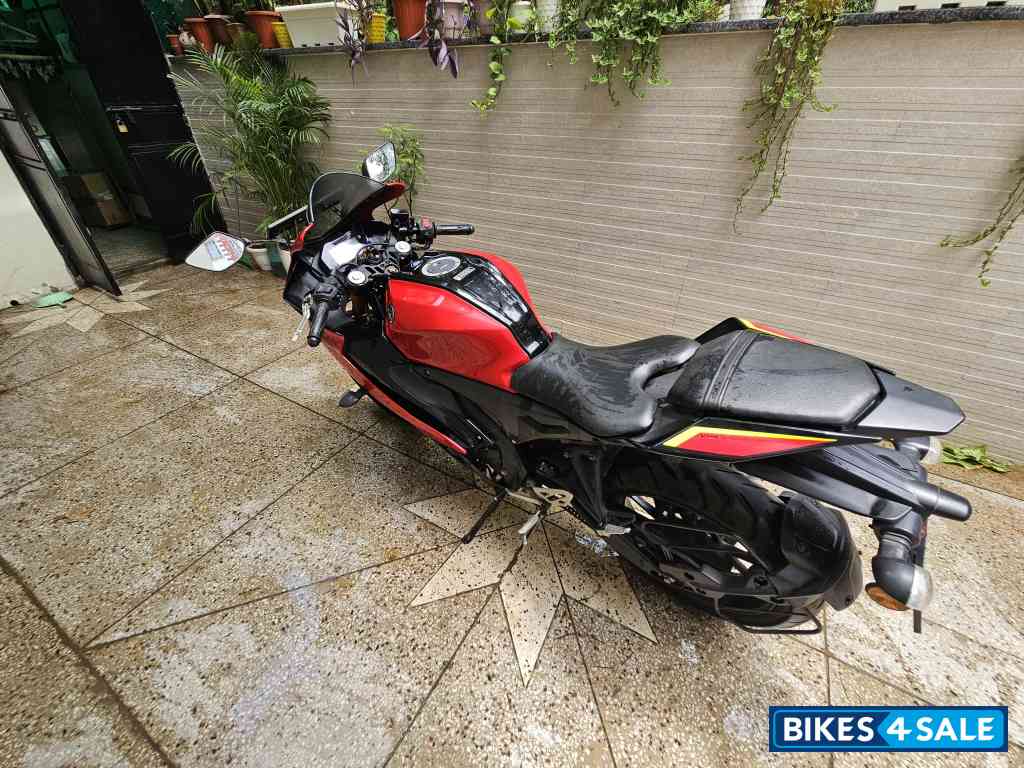 Red Yamaha R15 V4 Red Yamaha R15 V4