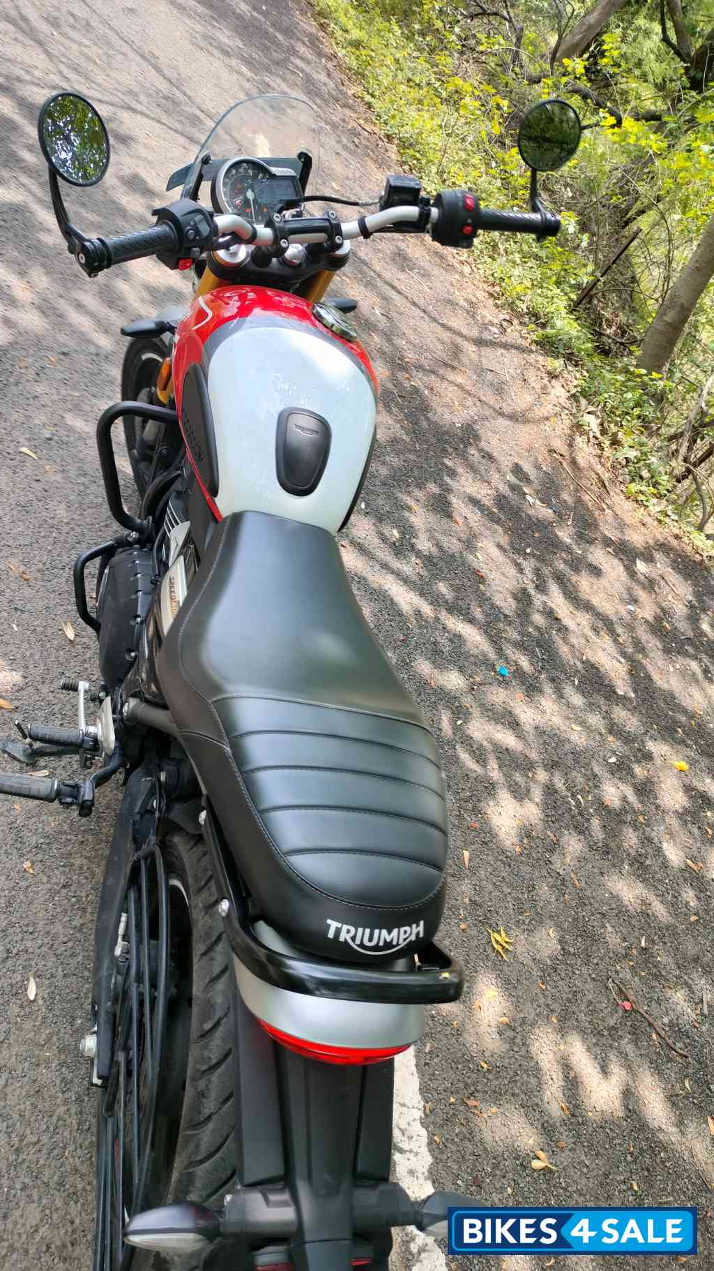 Red Triumph Speed 400 Red Triumph Speed 400