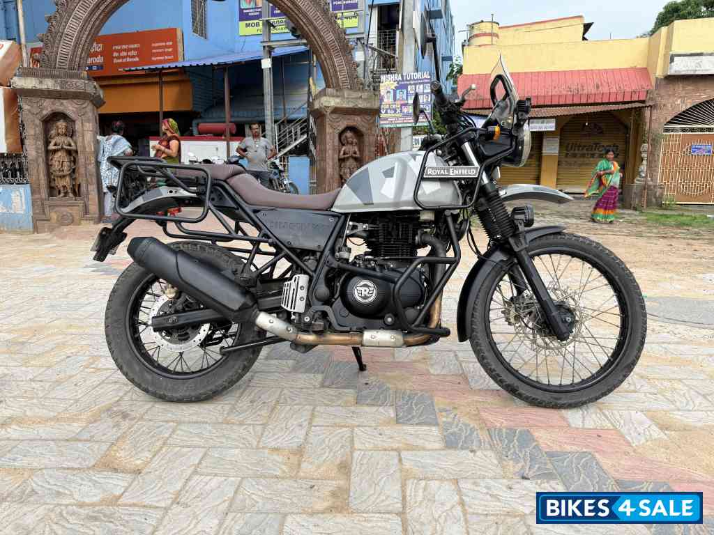 Sleet Gray Royal Enfield Himalayan Sleet