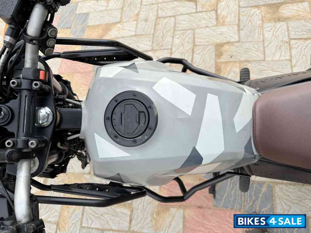 Sleet Gray Royal Enfield Himalayan Sleet