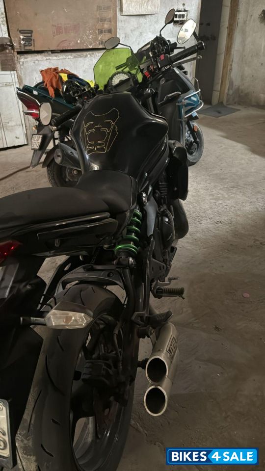 Black Kawasaki ER-6n
