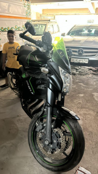 Black Kawasaki ER-6n