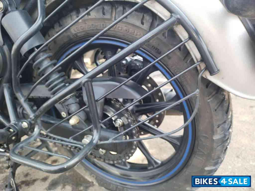 Dark Gunmetal Grey Royal Enfield Classic Gunmetal Grey Dark Gunmetal Grey Royal Enfield Classic Gunmetal Grey