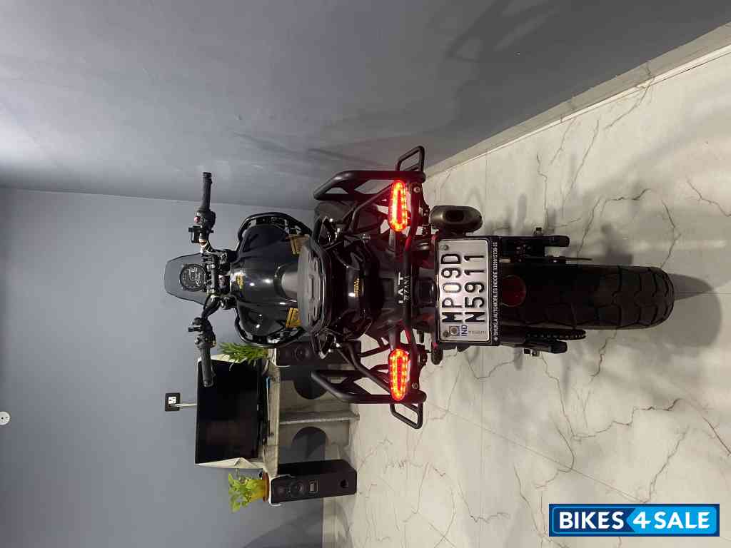 Royal Enfield Himalayan 452 Royal Enfield Himalayan 452