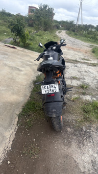 Black KTM RC 200