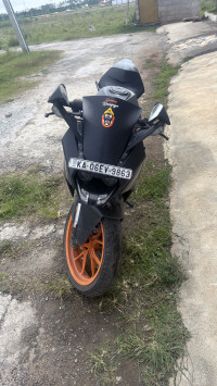 Black KTM RC 200