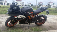 Black KTM RC 200