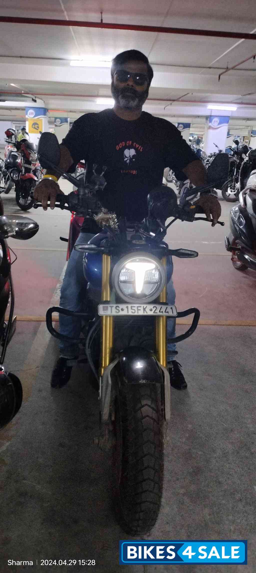 TVS Ronin DS