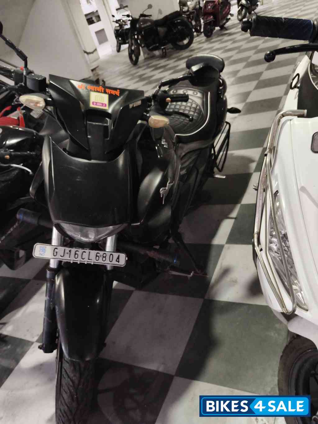 Suzuki Intruder 150 FI Suzuki Intruder 150 FI