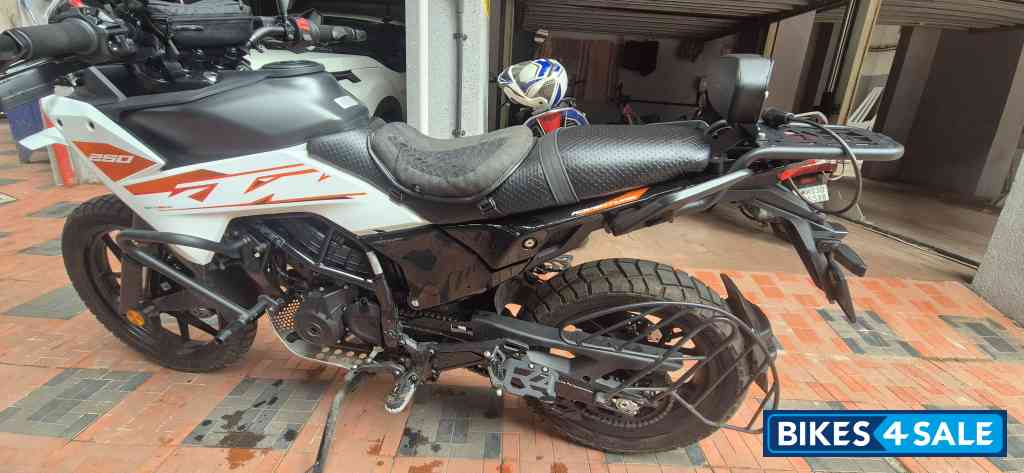 White KTM 250 Adventure 2025 White KTM 250 Adventure 2025