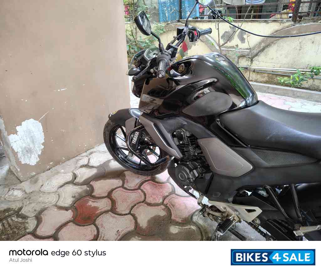 Metallic Black Yamaha FZ-S FI V3 Metallic Black Yamaha FZ-S FI V3