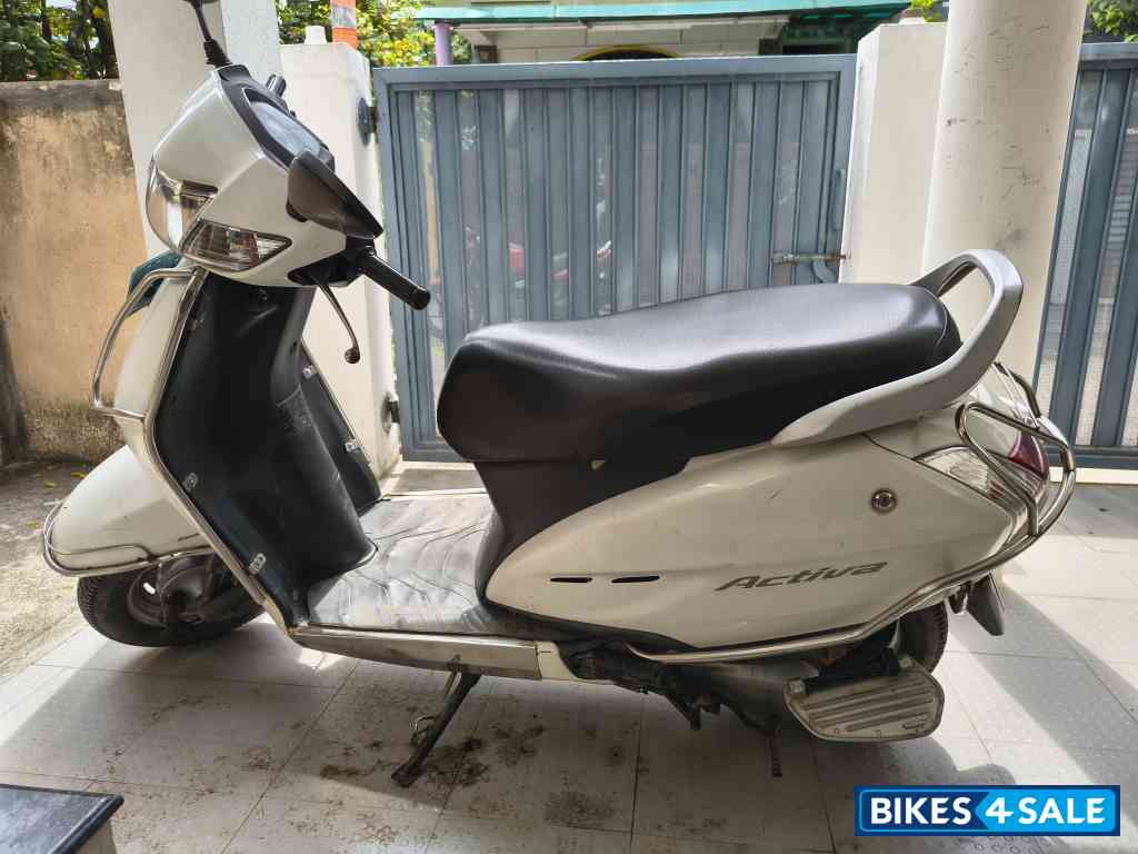 White Honda Activa White Honda Activa