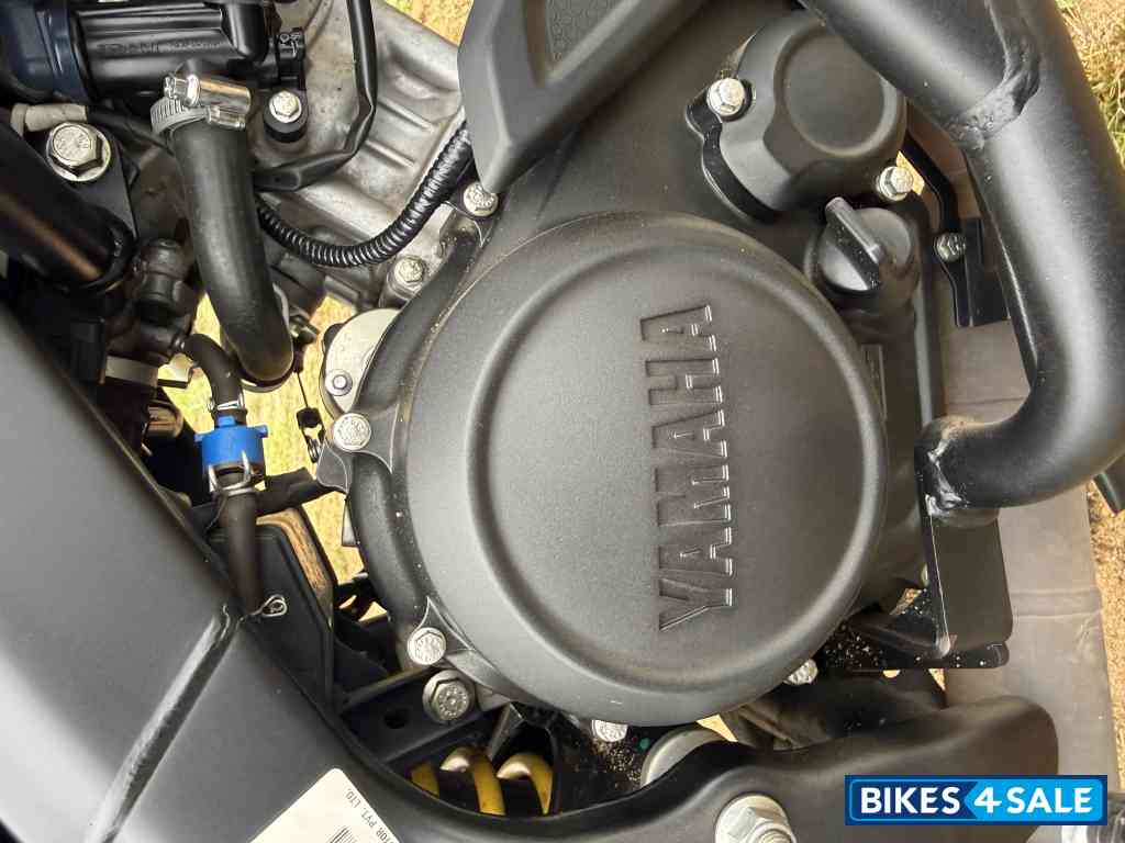 Metallic Black Yamaha MT-15 Ver 2.0 Metallic Black Yamaha MT-15 Ver 2.0